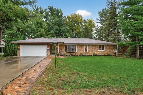 1369 Pike Lake Court New Brighton MN 55112