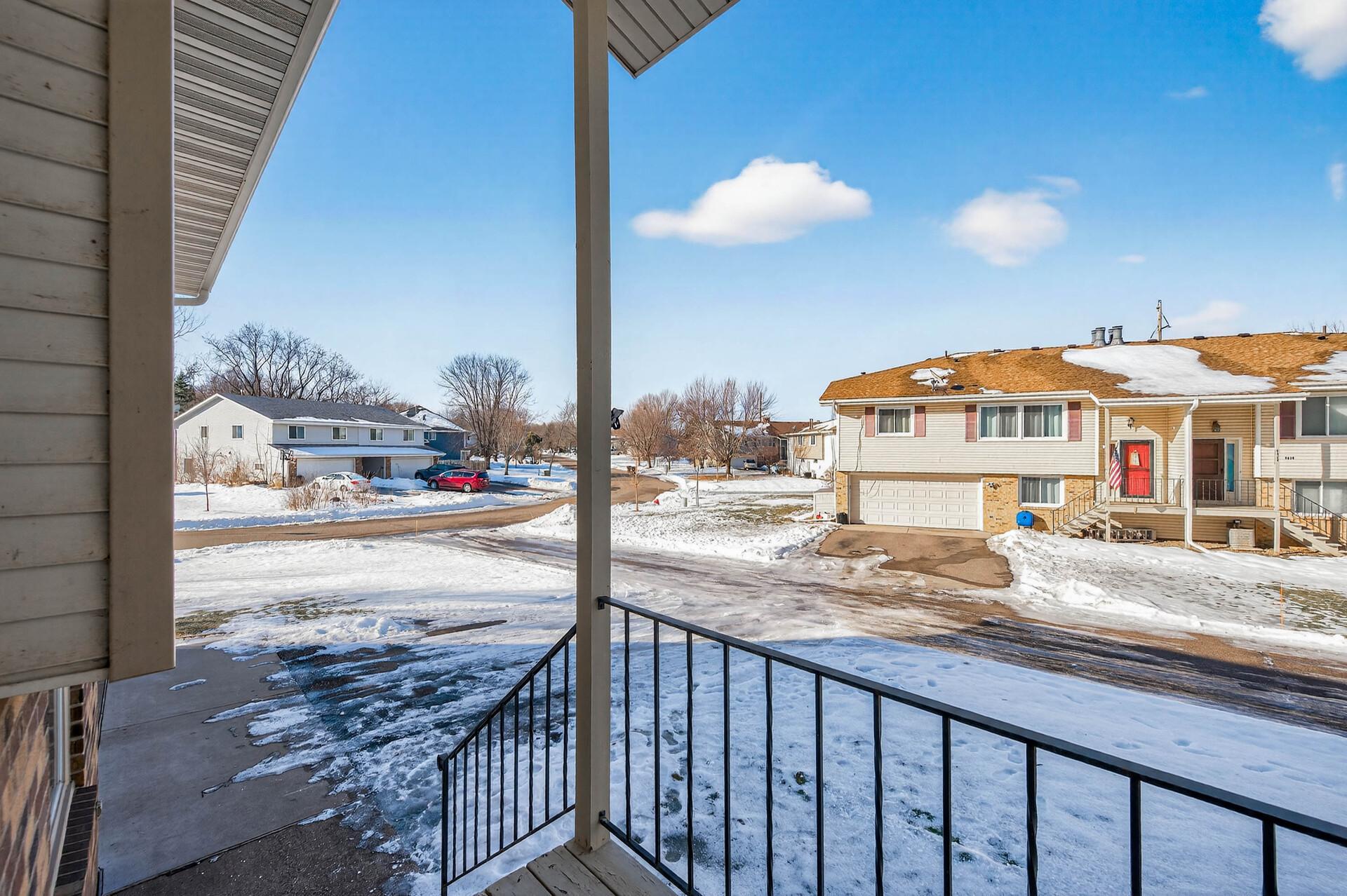 6830 Sandlewood Road