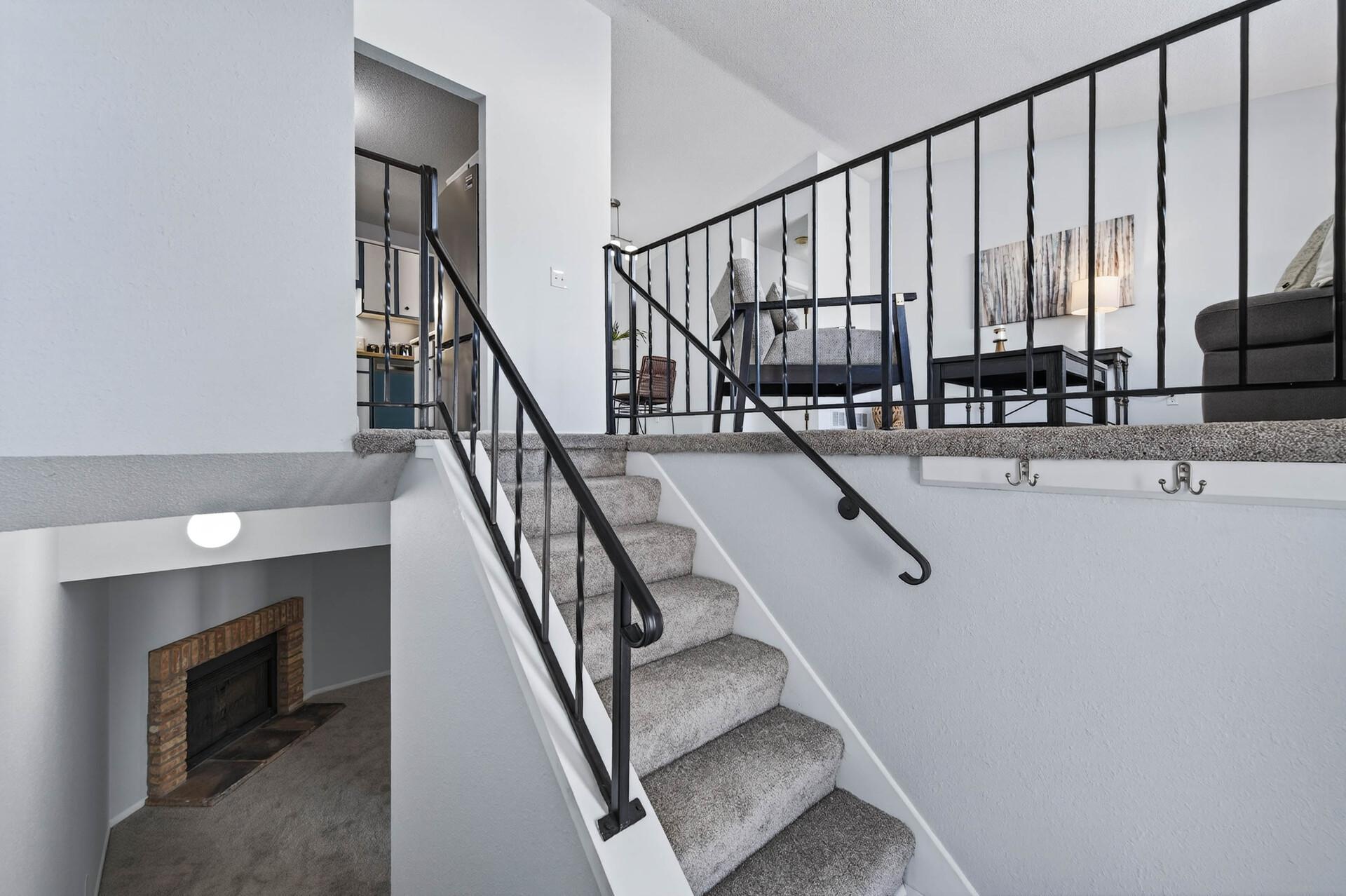 6830 Sandlewood Road