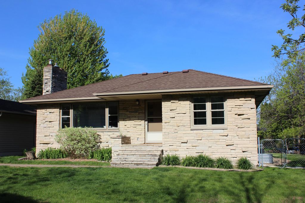 Photo of 9509 Briar Circle, Bloomington, MN 55437 (MLS # 7070852)