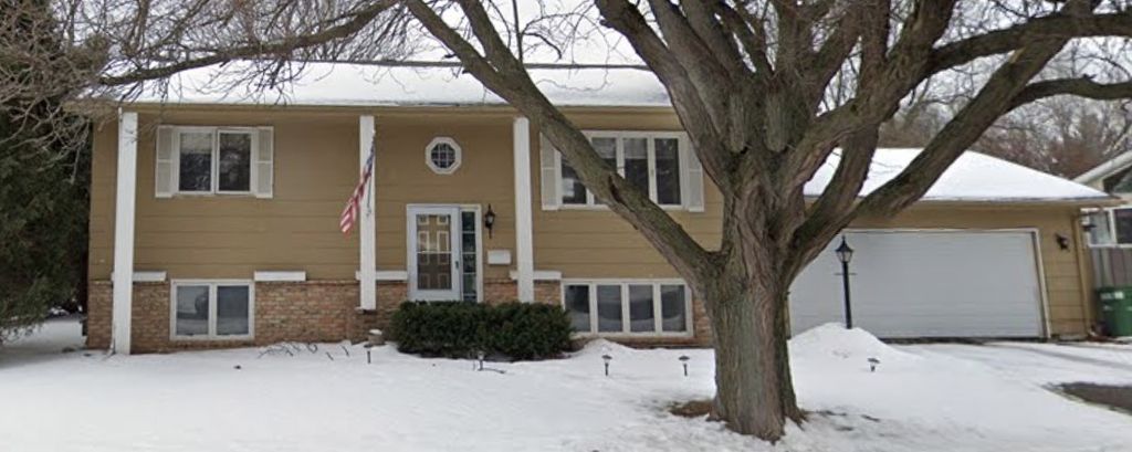 Photo of 3001 W 88th Street, Bloomington, MN 55431 (MLS # 7015407)