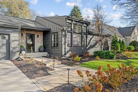 192 Mississippi River Boulevard N Saint Paul MN 55104