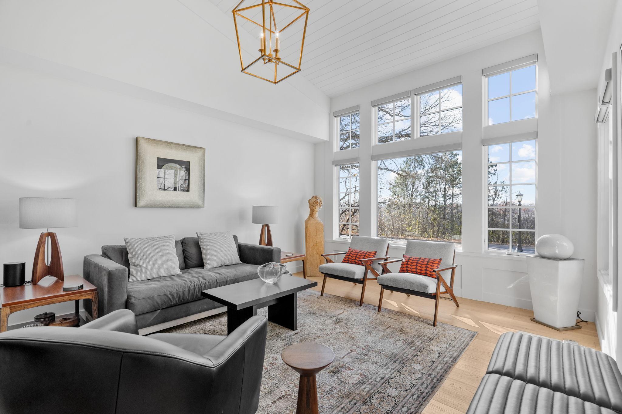 192 Mississippi River Boulevard N