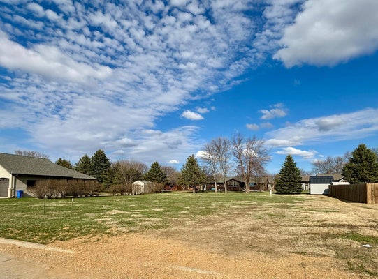 907 9TH AVE SW, PIPESTONE, MN 56164 - Image f996ec7cdc4d9e4ba3a938f01d79b4b2/1169950794