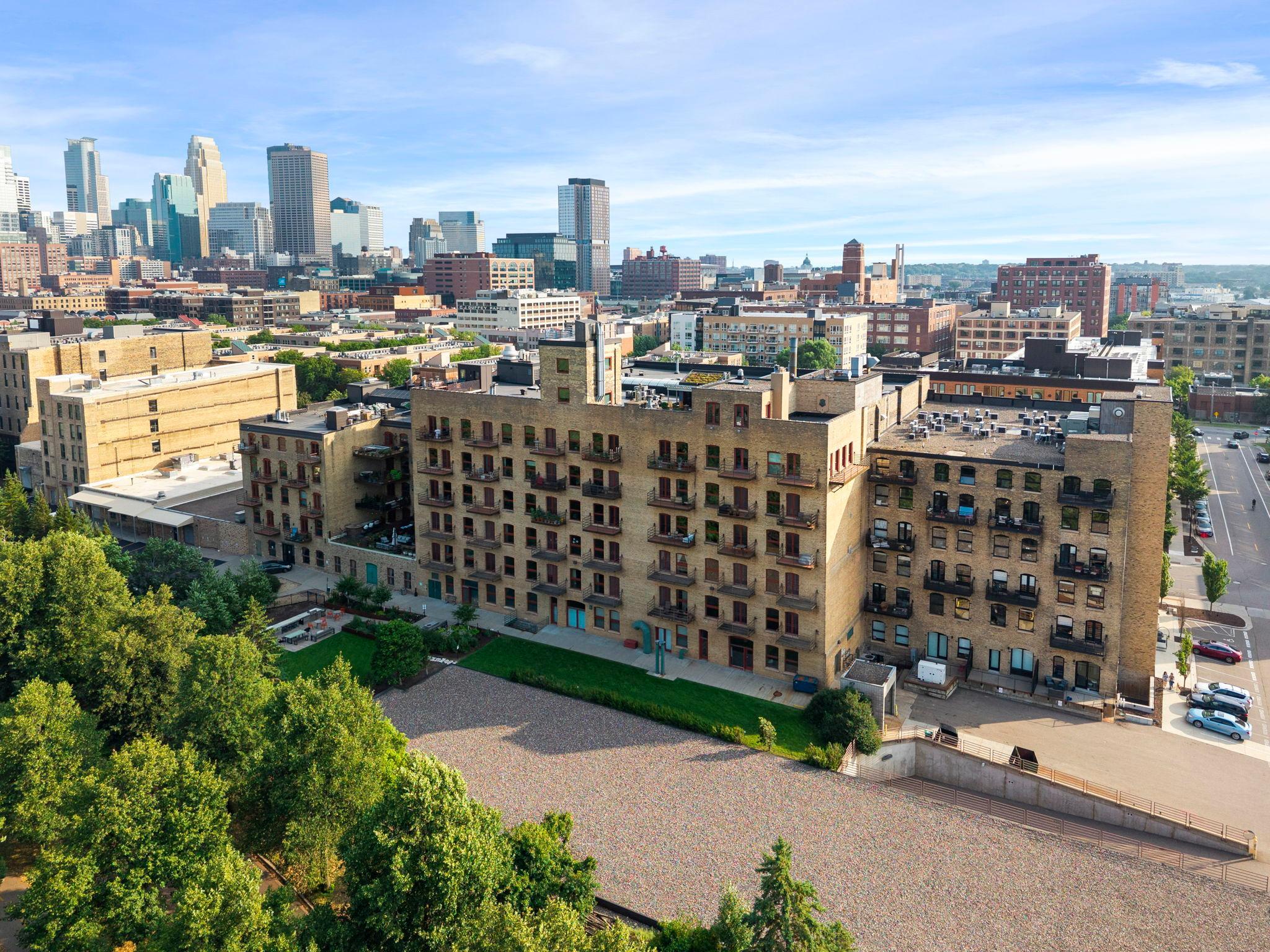 716 N 1st Street 534