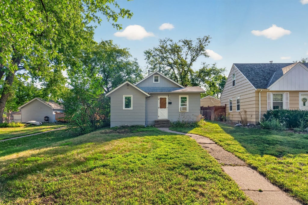 Photo of 2841 Blackstone Avenue, Saint Louis Park, MN 55416 (MLS # 7139989)