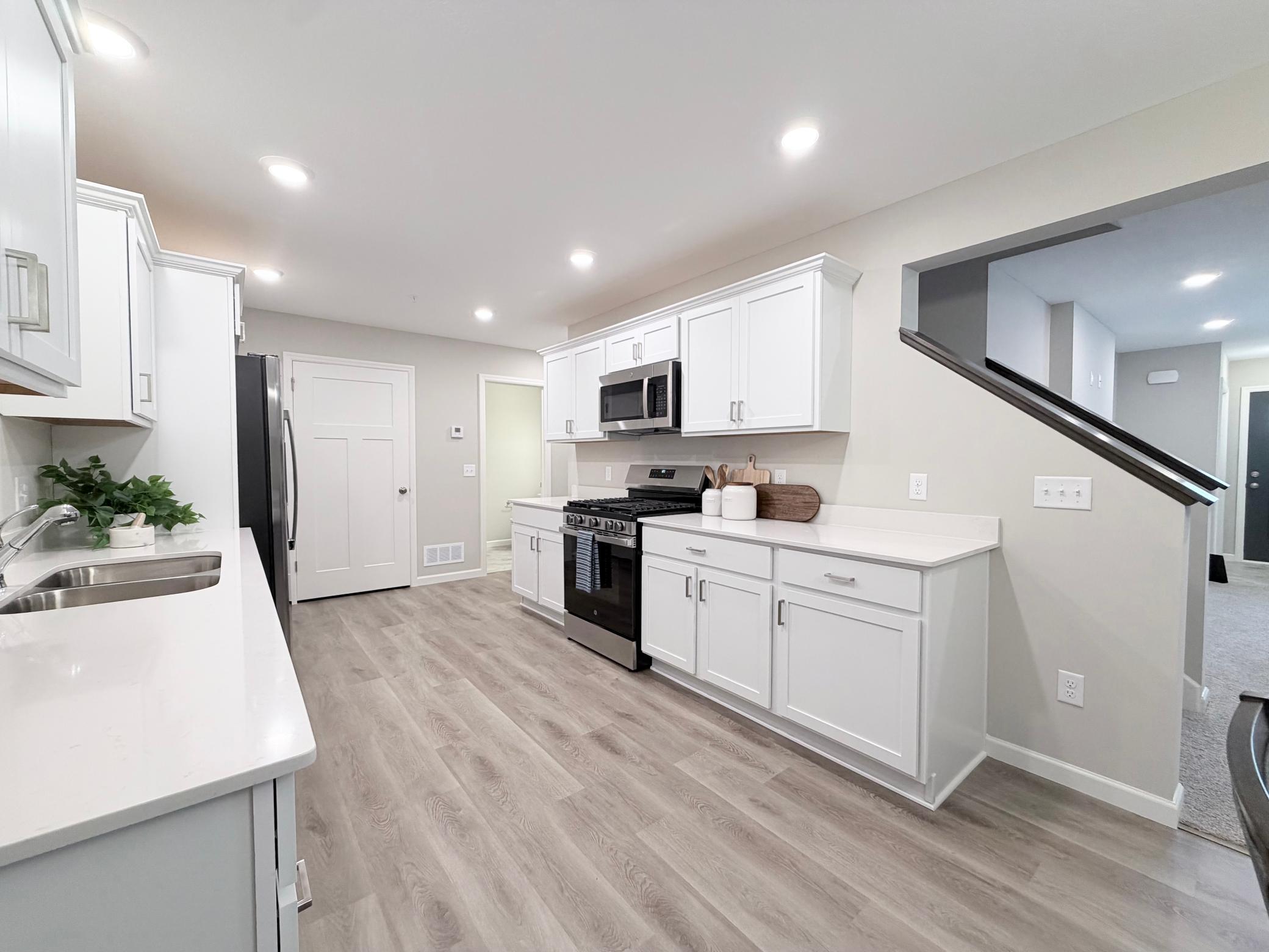 25559 3rd Street W