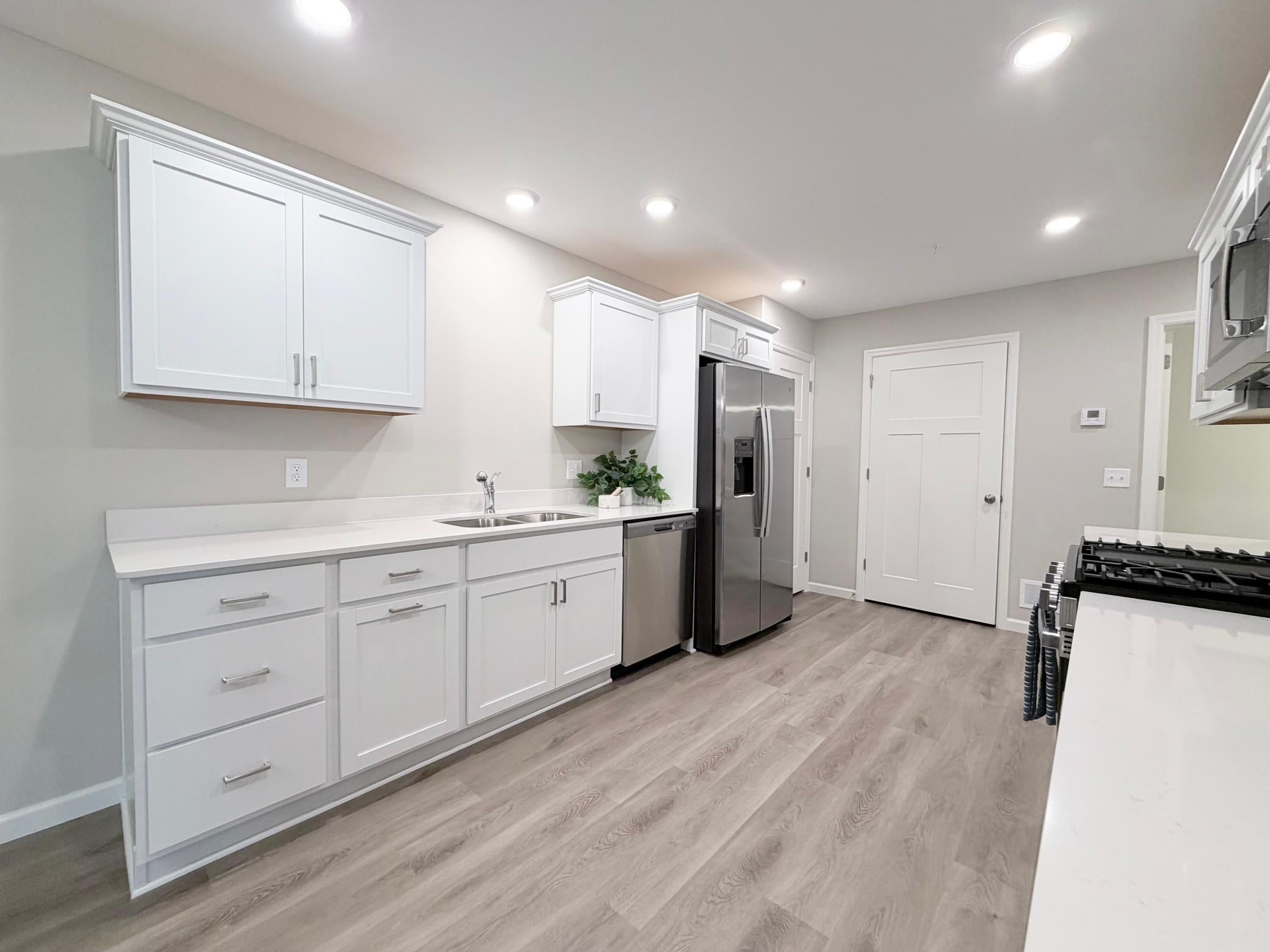 25559 3rd Street W