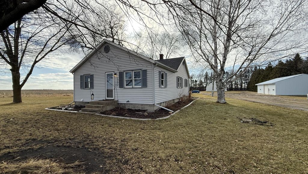 Photo of 2065 90th Avenue SW, Montevideo, MN 56265 (MLS # 7034434)