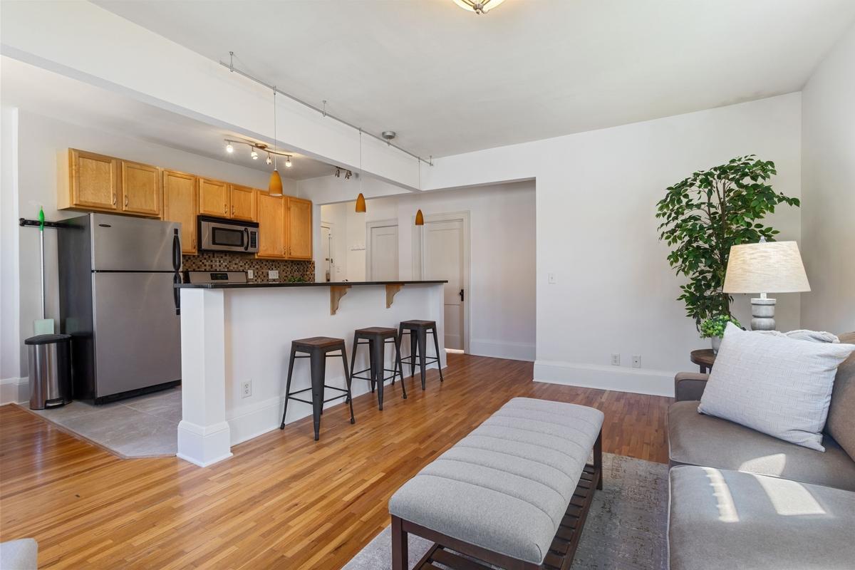 3520 Emerson Avenue S 205