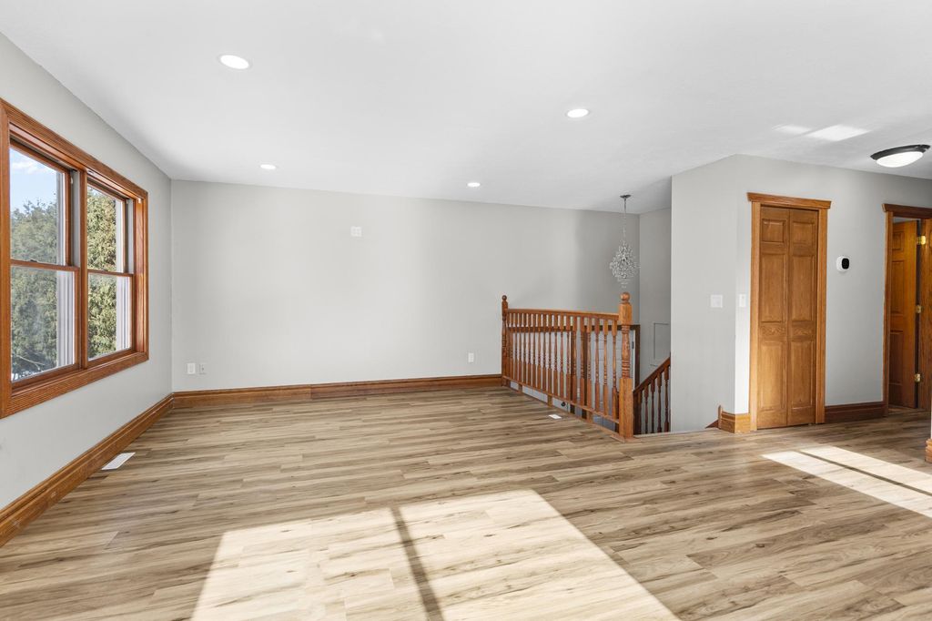 Photo of 3845 Hale Avenue N, Oakdale, MN 55128 (MLS # 6808440)