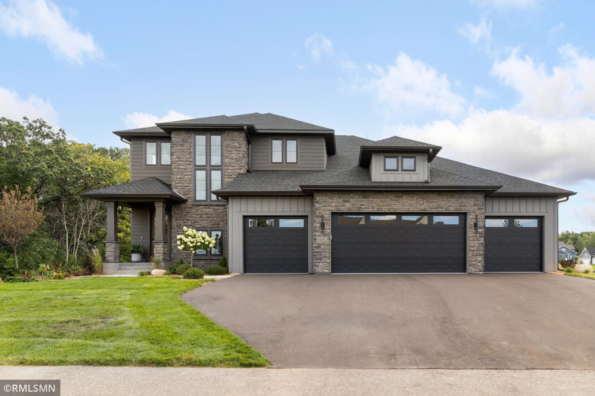 5685 N Kelvin Avenue N