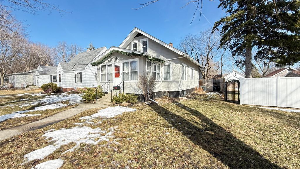 Photo of 206 N 9th Street, Montevideo, MN 56265 (MLS # 7040267)