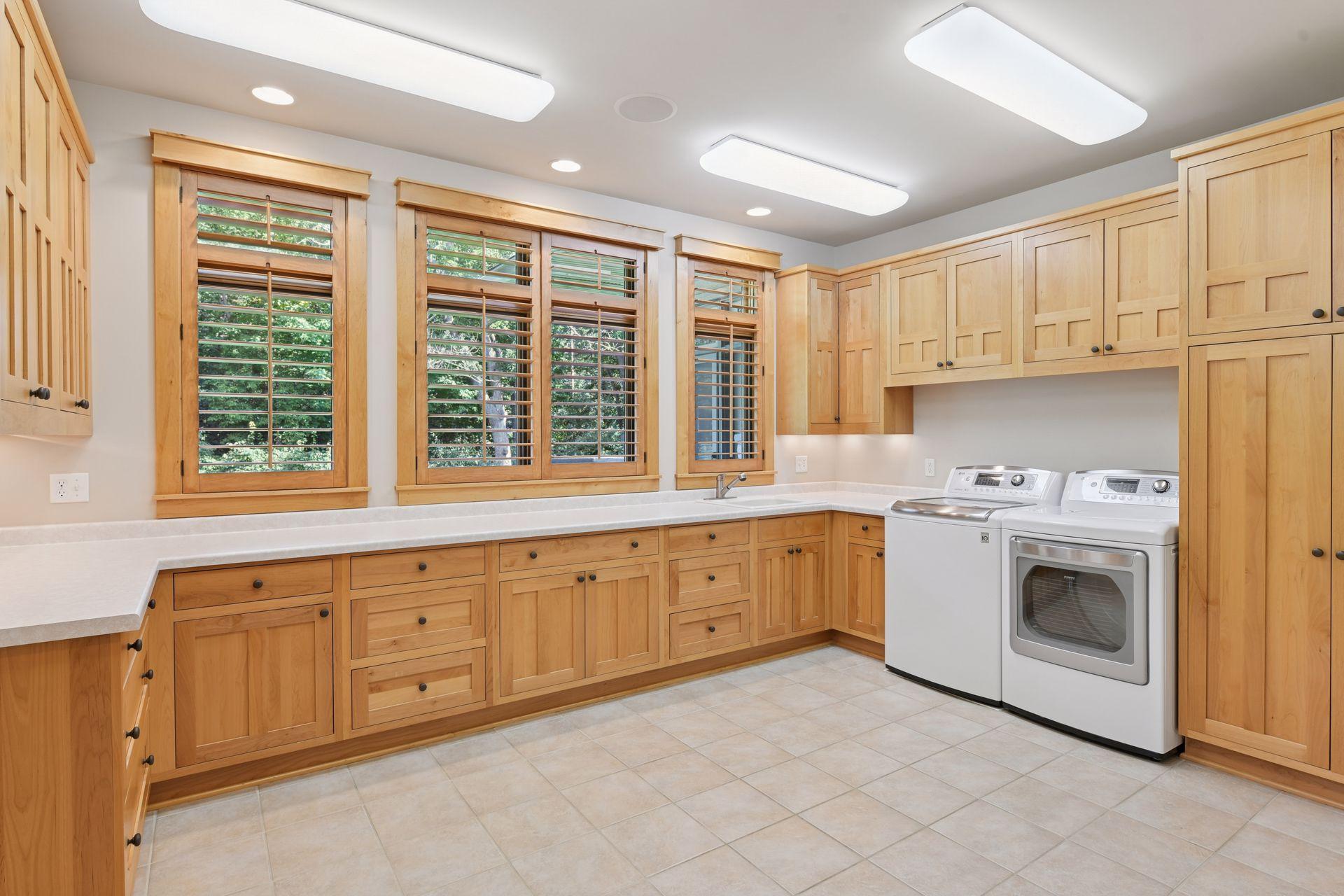 Minneapolis, Minnesota, 55436, United States, 5 Bedrooms Bedrooms, ,6 BathroomsBathrooms,Residential,Active,2034667
