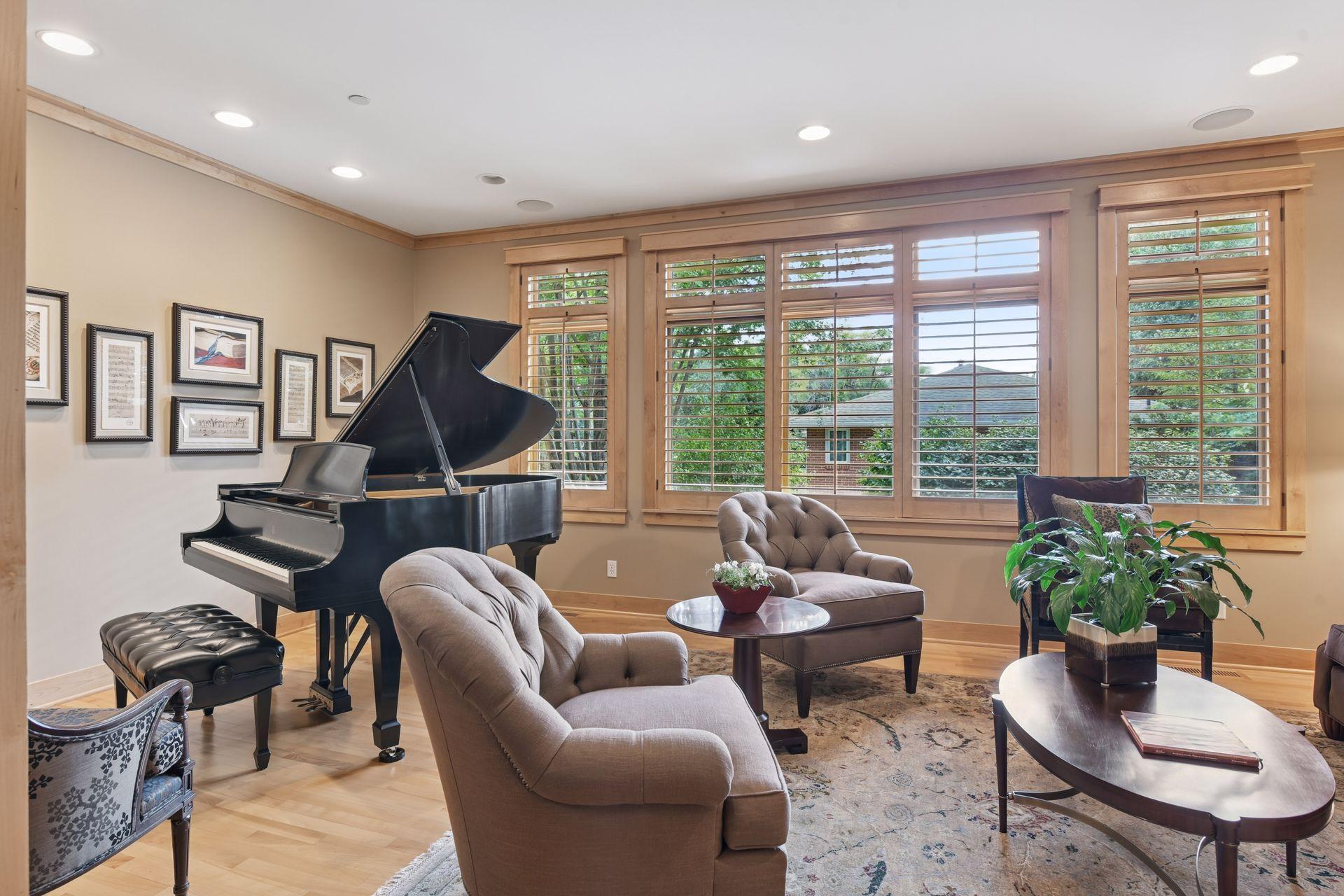 Minneapolis, Minnesota, 55436, United States, 5 Bedrooms Bedrooms, ,6 BathroomsBathrooms,Residential,Active,2034667