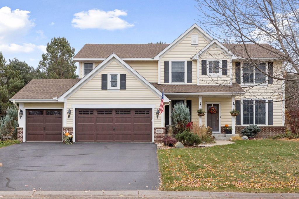 Photo of 10766 Hawthorn Trail, Woodbury, MN 55129 (MLS # 7006177)