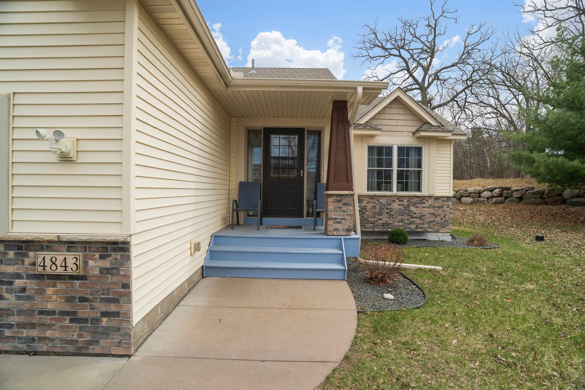 4843 Hamlet Avenue N