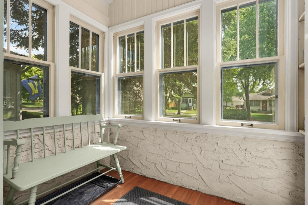 Photo of 1675 Watson Avenue, Saint Paul, MN 55116 (MLS # 7079297)