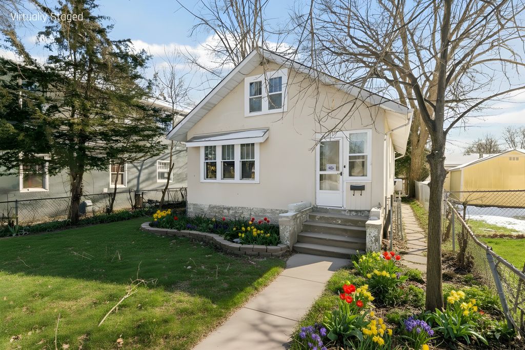 Photo of 2817 Golden Valley Road, Minneapolis, MN 55411 (MLS # 6824452)