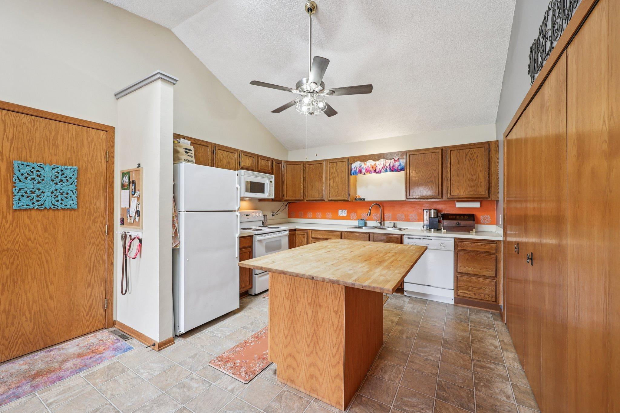 3276 Greenbrier Street