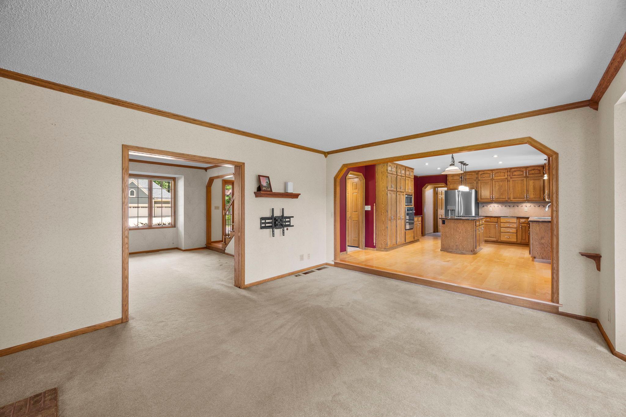 8941 Hunters Trail