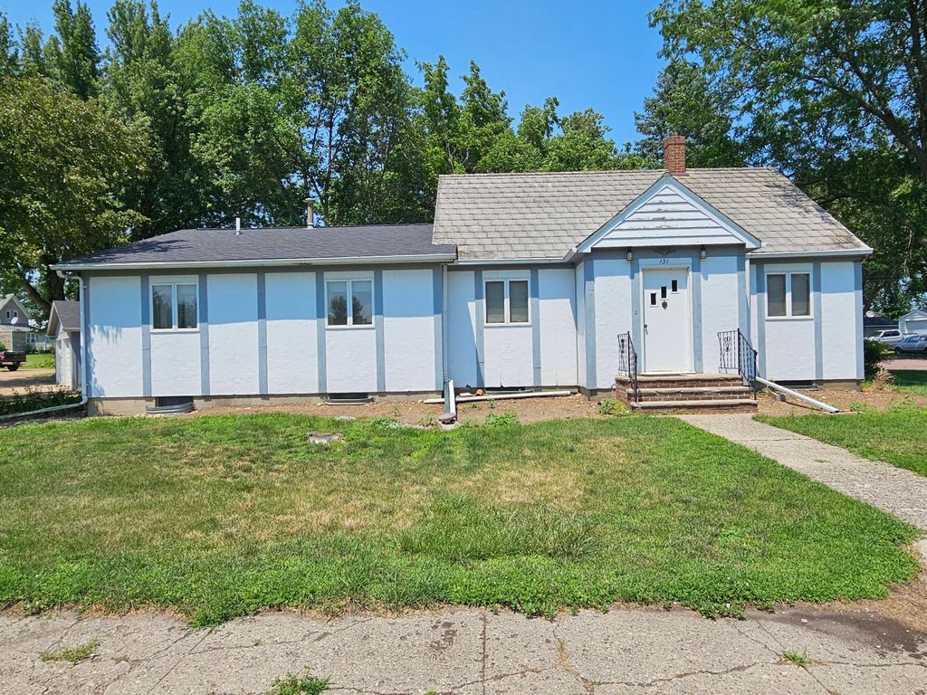 Photo of 131 E Dineen Street, Sanborn, MN 56083 (MLS # 7102063)