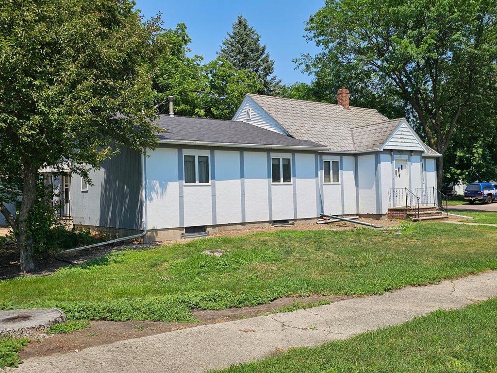 Photo of 131 E Dineen Street, Sanborn, MN 56083 (MLS # 7102063)