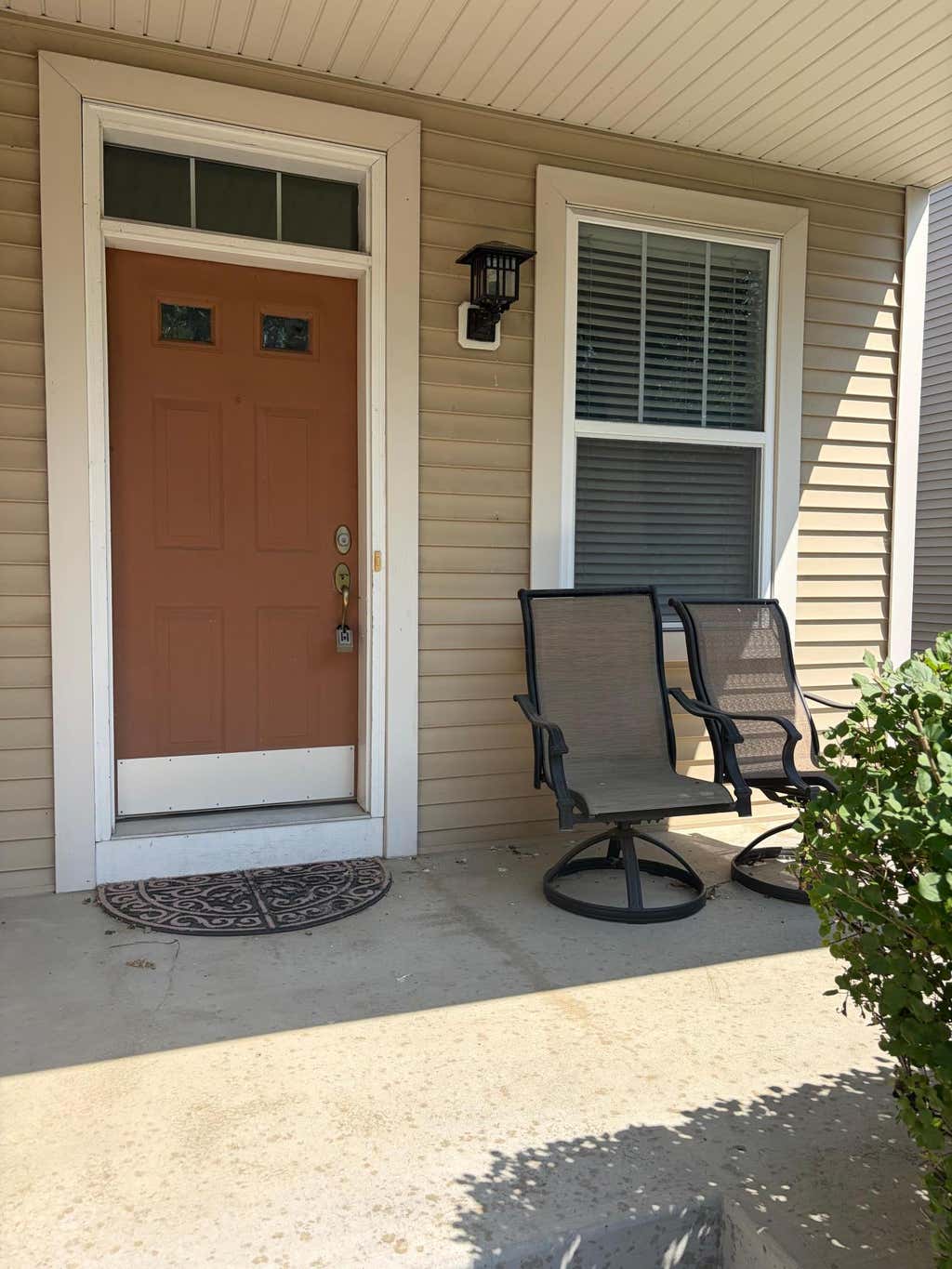 Photo of 728 Newberry Lane, Chaska, MN 55318 (MLS # 7120200)