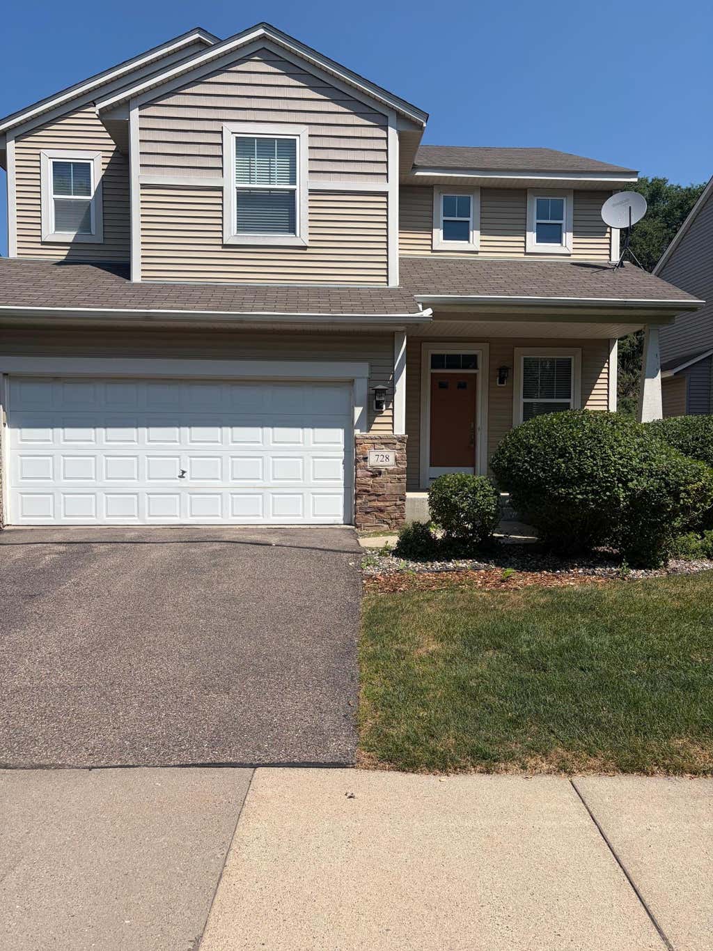 Photo of 728 Newberry Lane, Chaska, MN 55318 (MLS # 7120200)
