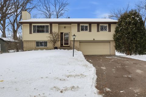 1107 Welcome Avenue N Golden Valley MN 55422