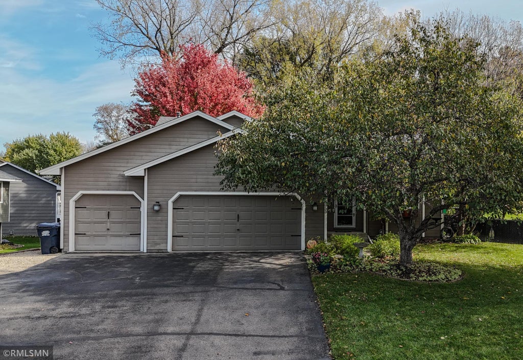 Photo of 12933 Quentin Avenue S, Savage, MN 55378 (MLS # 7162415)