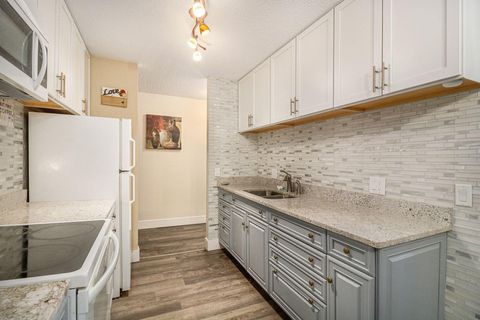 4001 Heritage Hills Drive 304 Bloomington MN 55437