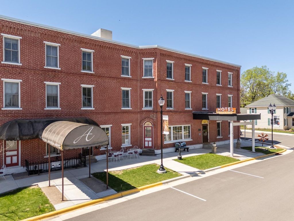 Photo of 333 Main Street W, Wabasha, MN 55981 (MLS # 7096320)