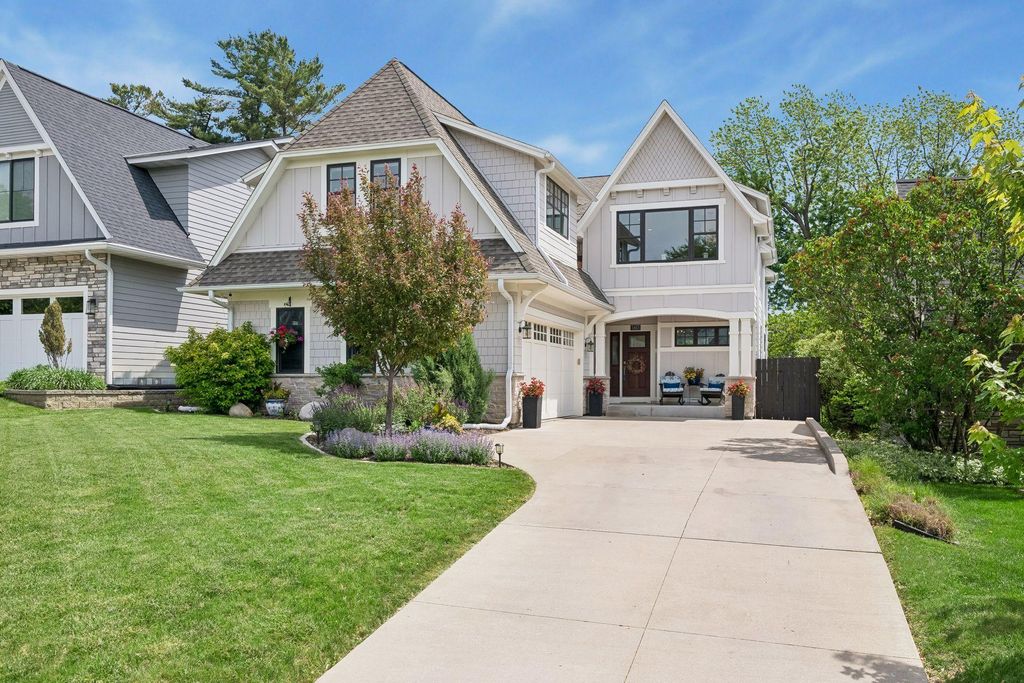 Photo of 5913 Kellogg Avenue, Edina, MN 55424 (MLS # 7080429)