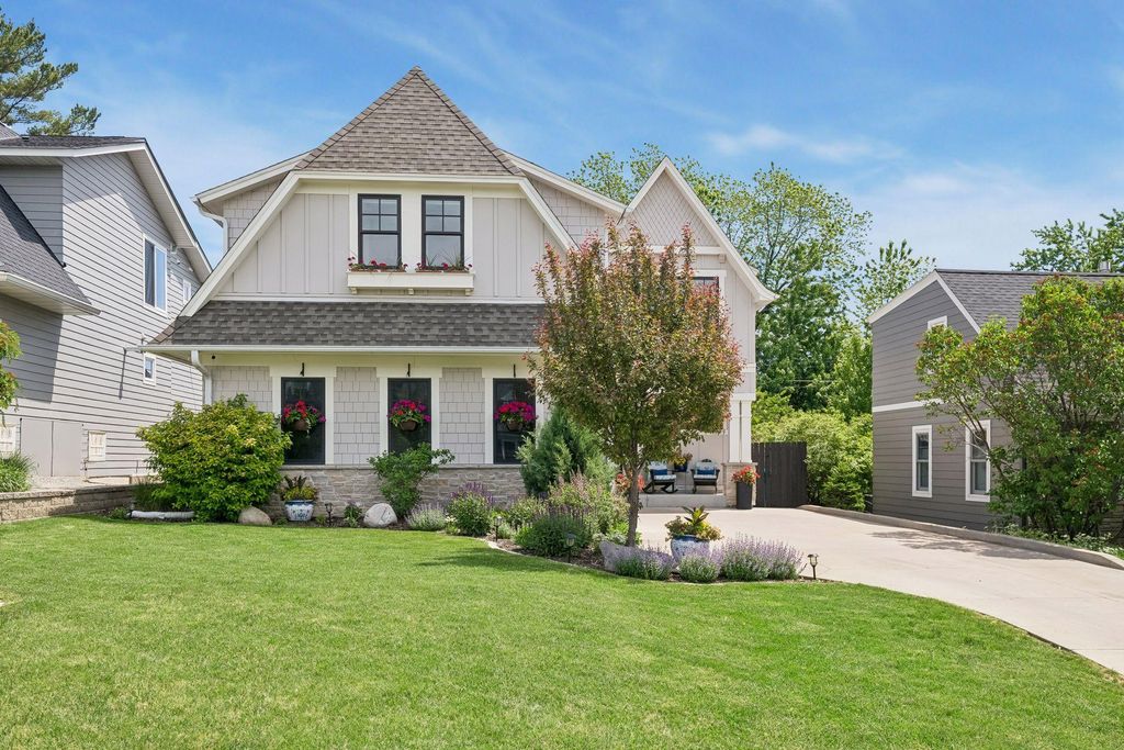 Photo of 5913 Kellogg Avenue, Edina, MN 55424 (MLS # 7080429)
