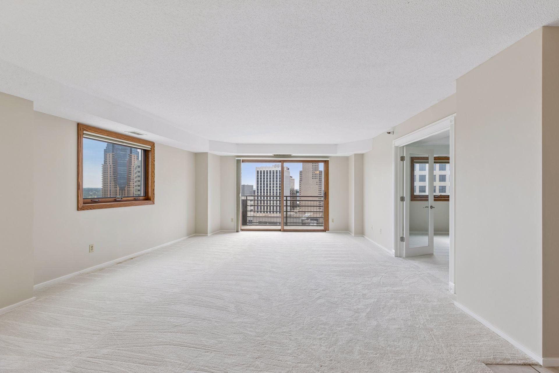 66 9th Street E 2615