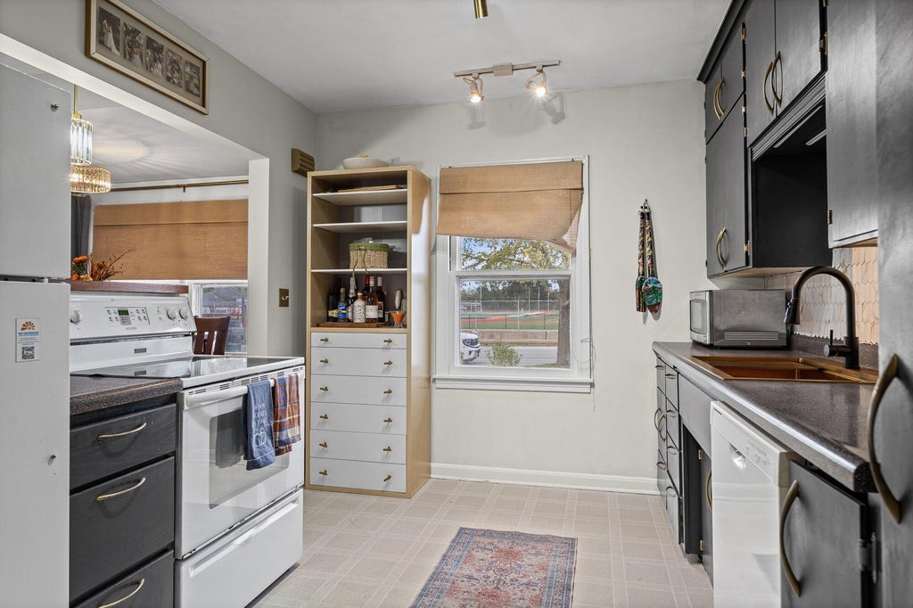 Photo of 1311 W 5th Street, Winona, MN 55987 (MLS # 7158496)