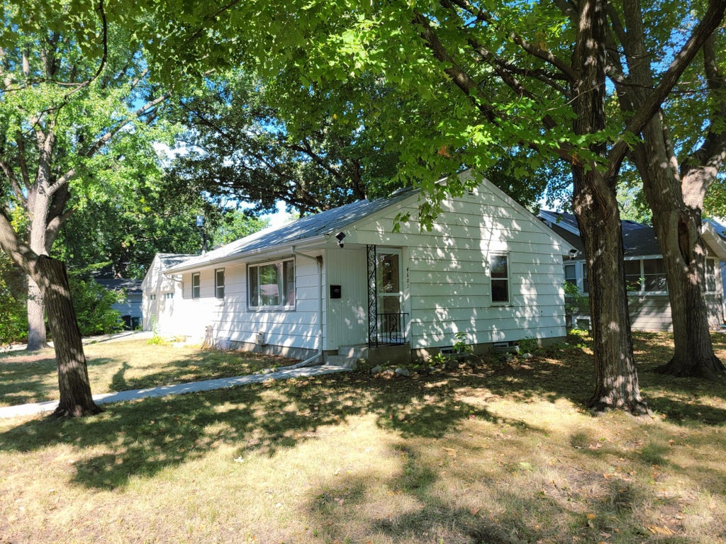 Photo of 4601 Oliver Ave N AVE, Minneapolis, MN 55412 (MLS # 7141252)