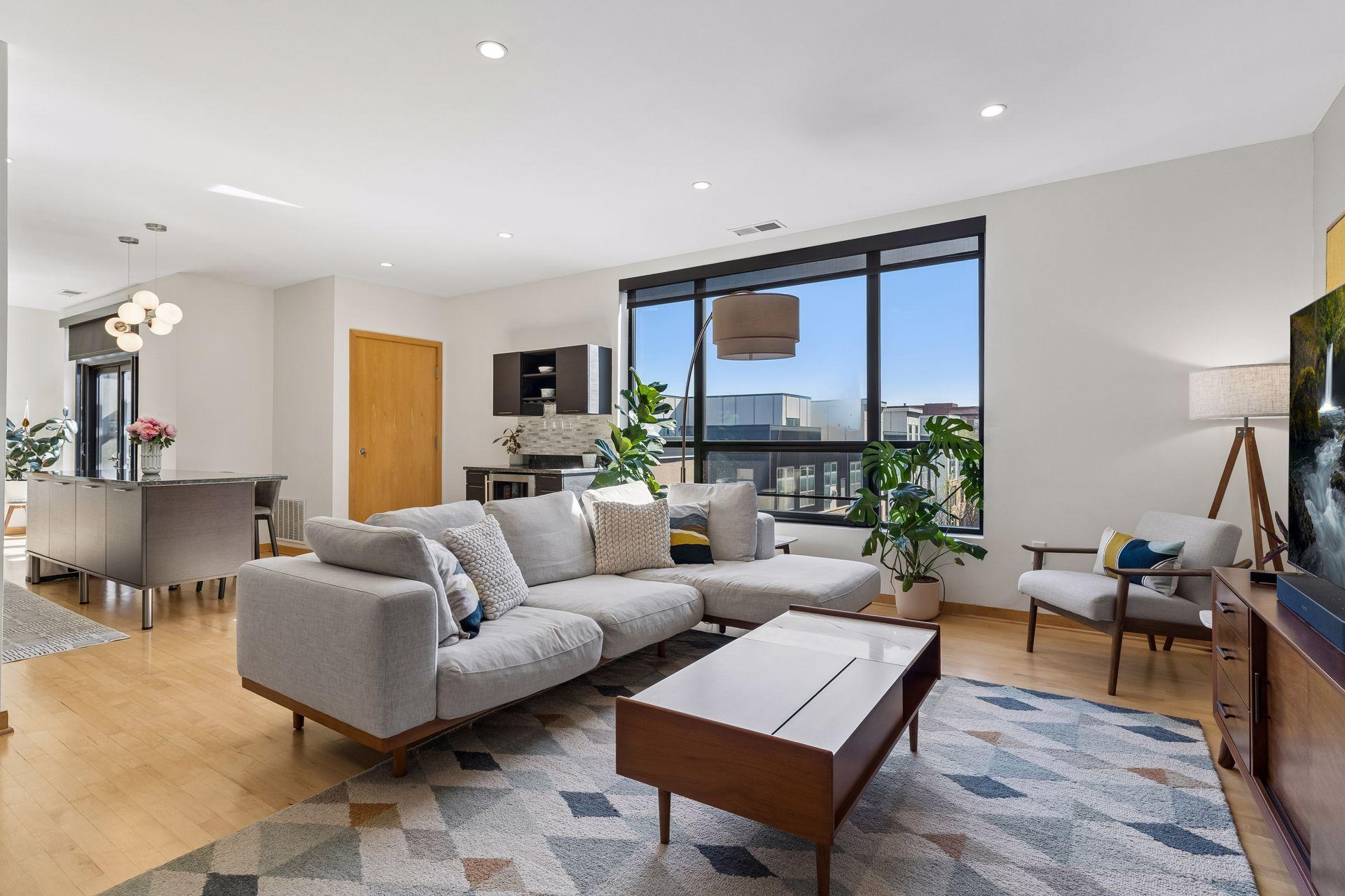 3116 W Lake Street 515