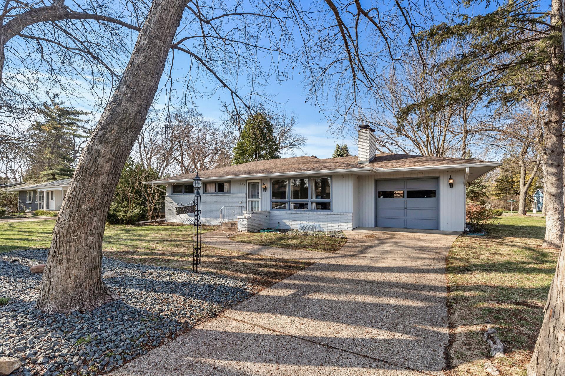 1927 Autumn Street