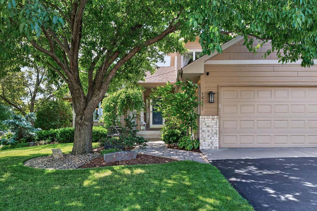 Photo of 16637 83rd Avenue N, Maple Grove, MN 55311 (MLS # 7118847)