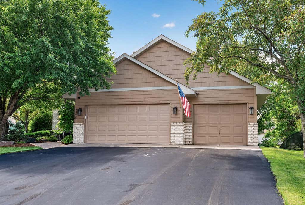 Photo of 16637 83rd Avenue N, Maple Grove, MN 55311 (MLS # 7118847)