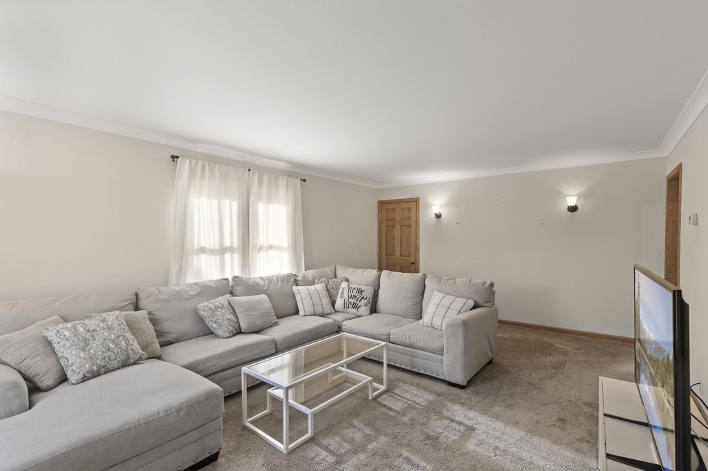 Photo of 4625 Oliver Avenue N, Minneapolis, MN 55412 (MLS # 7041903)