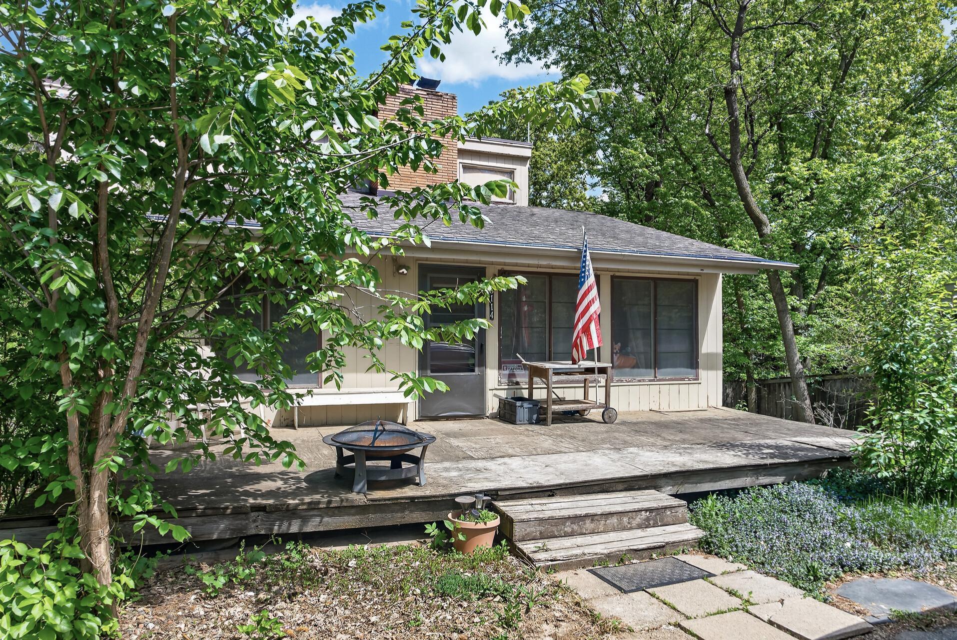 3114 Brooks Lane