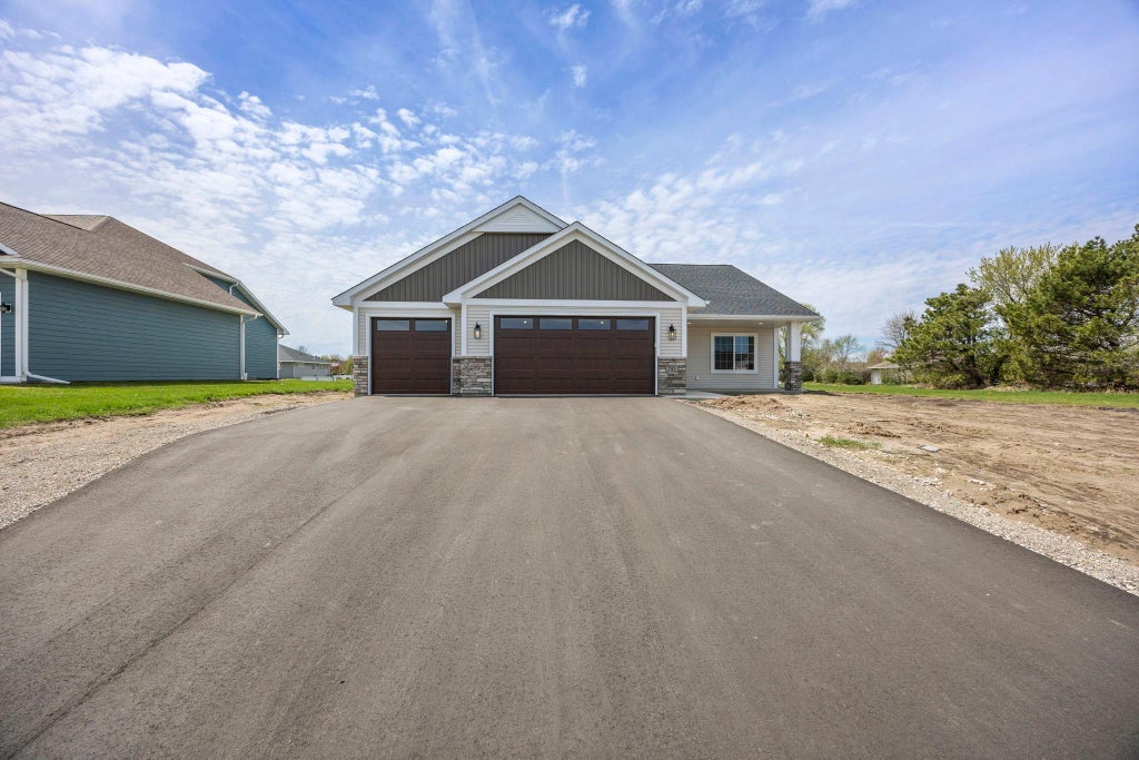 Photo of 216 10th Avenue NE, Hutchinson, MN 55350 (MLS # 7131458)