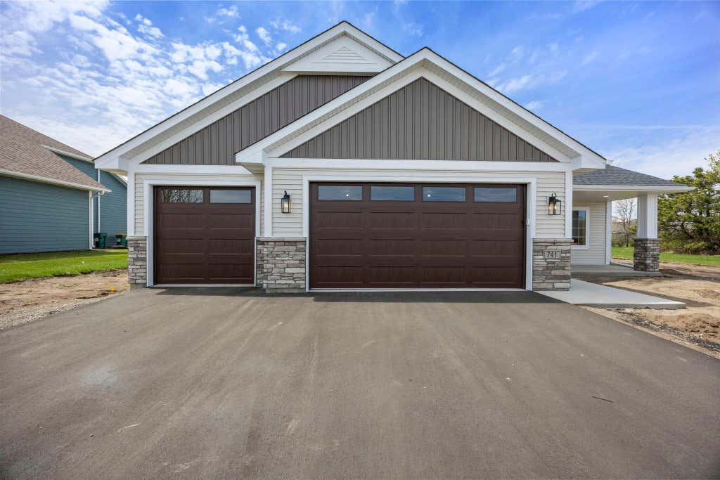 Photo of 216 10th Avenue NE, Hutchinson, MN 55350 (MLS # 7131458)