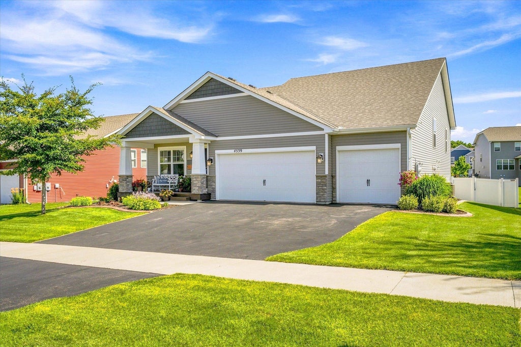 Photo of 4539 Cobalt Lane, Woodbury, MN 55129 (MLS # 7106622)