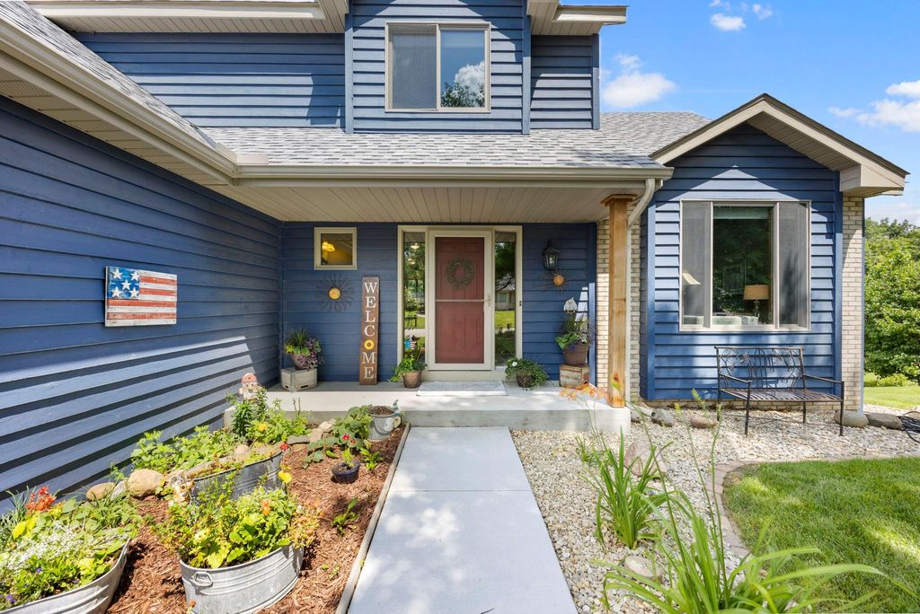 Photo of 17633 Iberia Avenue, Lakeville, MN 55044 (MLS # 7105870)