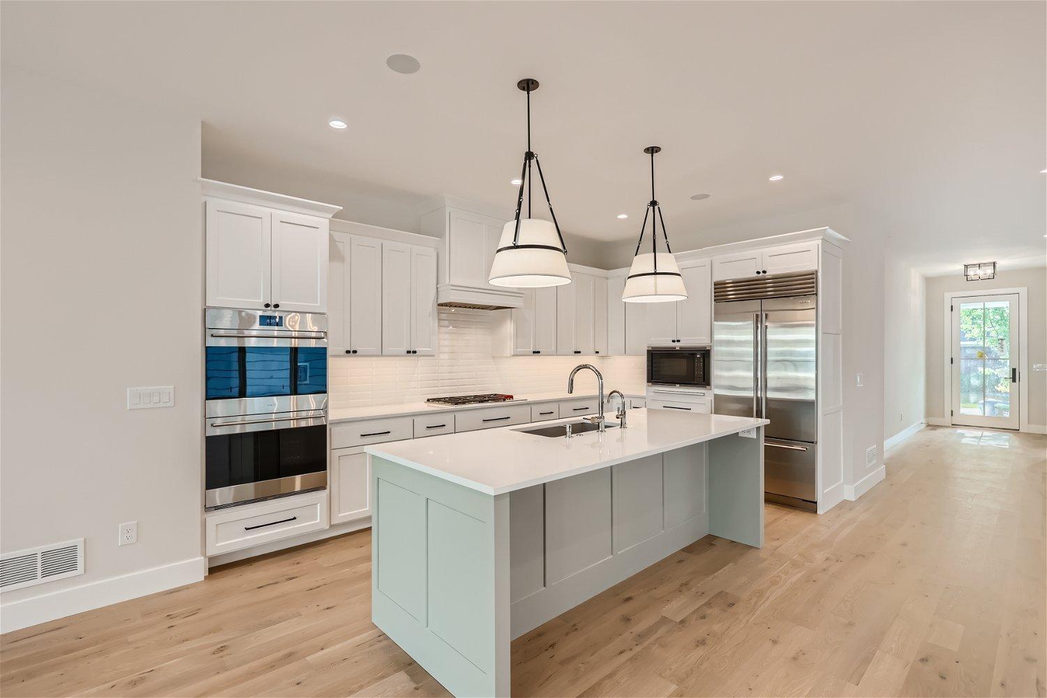 5833 Vernon Lane