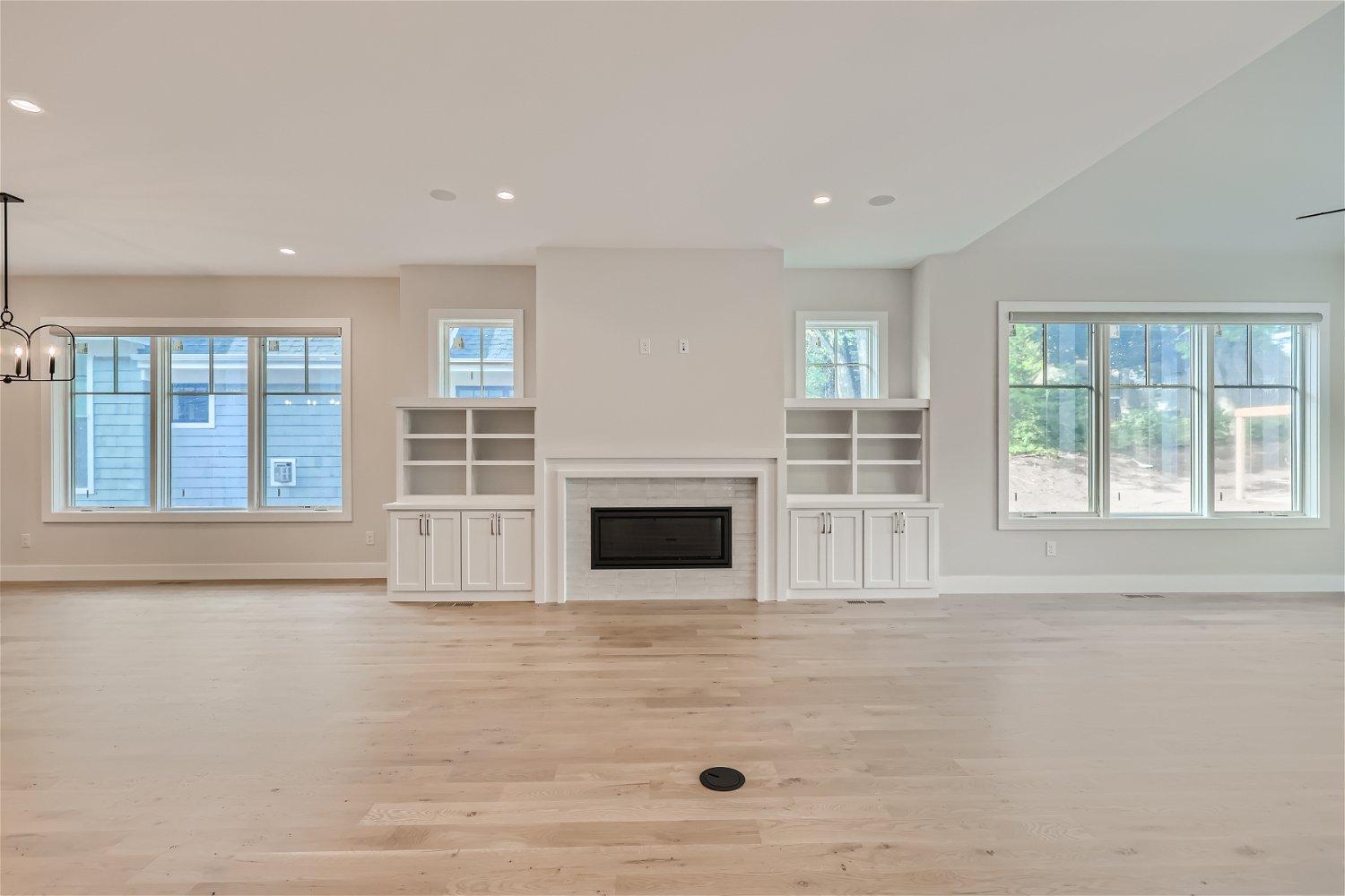 5833 Vernon Lane